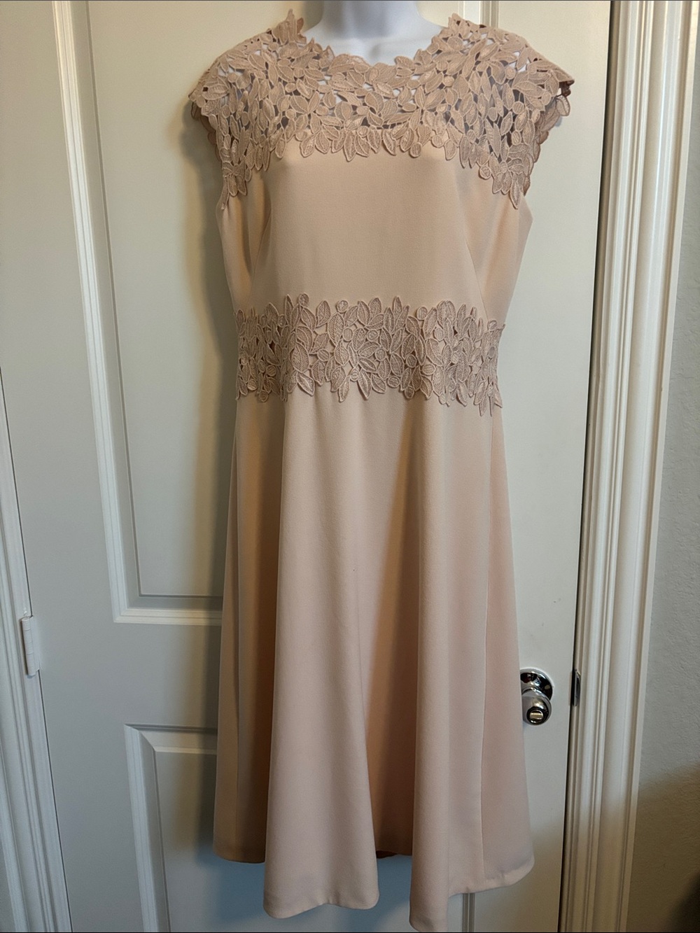 L. K. Bennett Sleeveless Lace-Trim A-Line Dress in Blush size 10